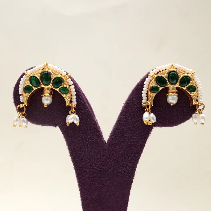 Premium Jadau Kundan Arch Press Koppu with Pearl Accents - Green